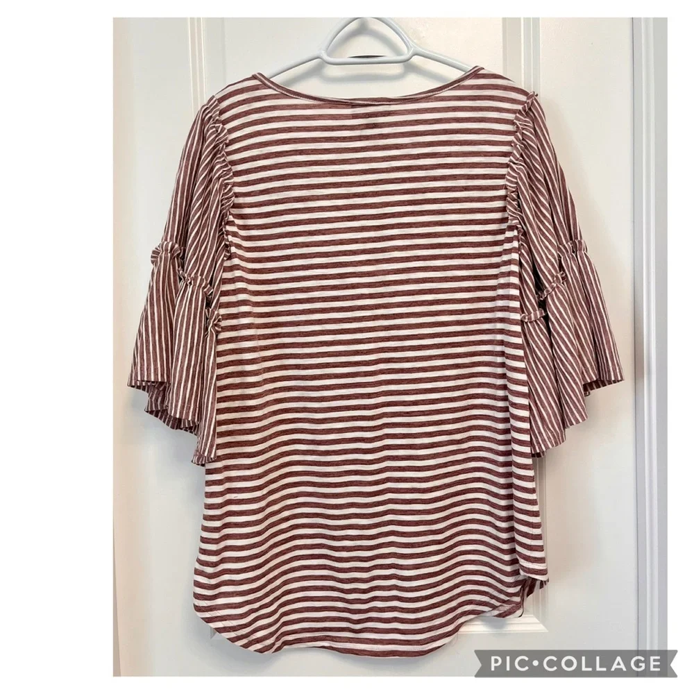 GIGIO USA RUFFLE CONTRASTING STRIPE SLEEVE TOP - Picture 2 of 3